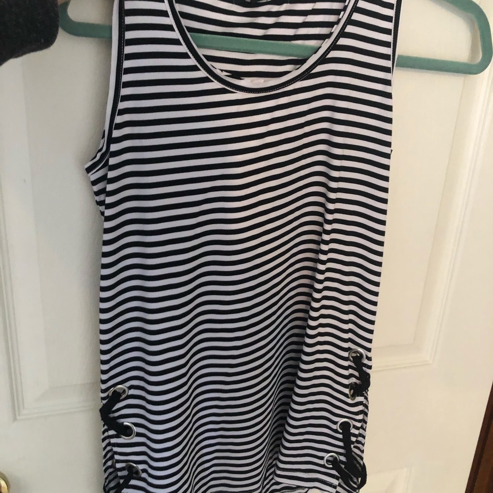 Striped tank with fabric crosses on the side
